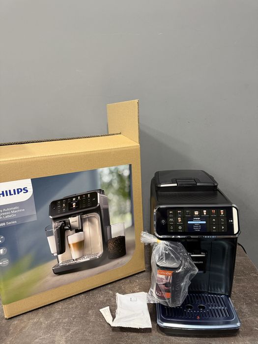 Кавомашина Philips 5500 нова! Заводське пакування!