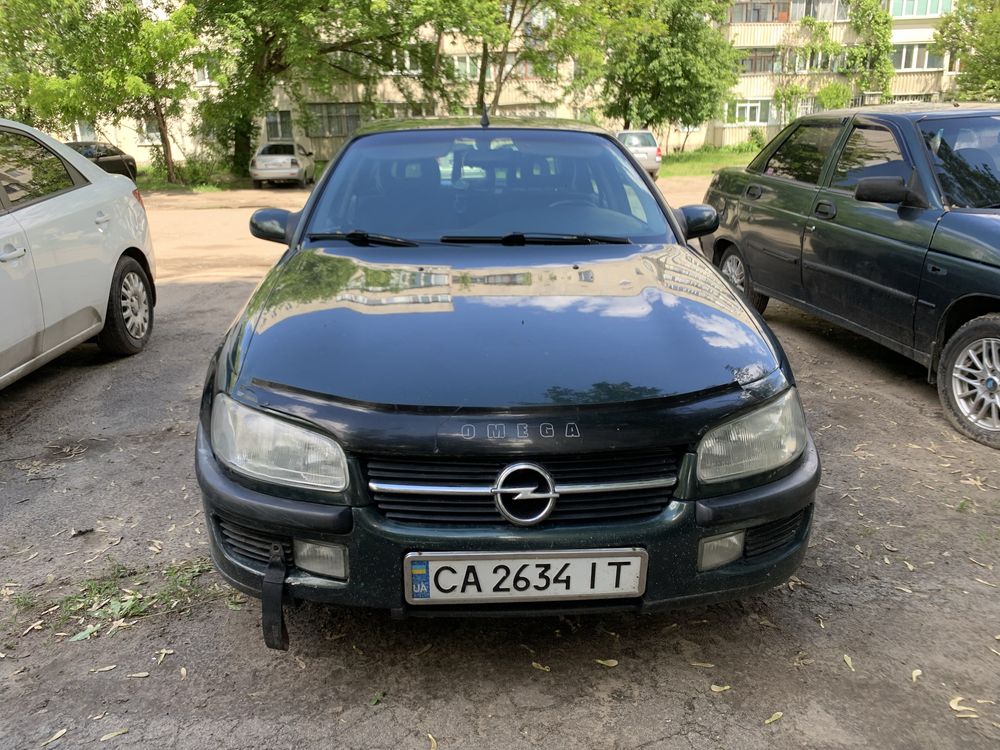 Продам Опель омега б срочно