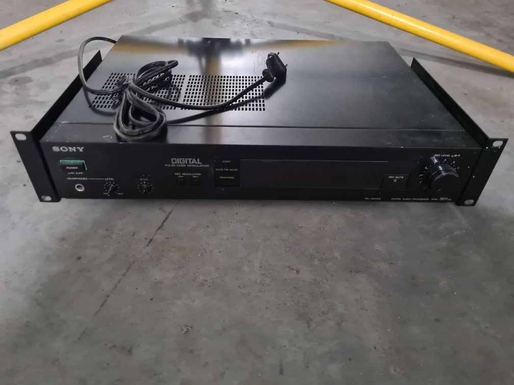 Cyfrowy procesor audio Sony PCM-501ES