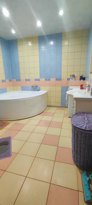 Продаж 3-х кімнатної квартири на Леваді