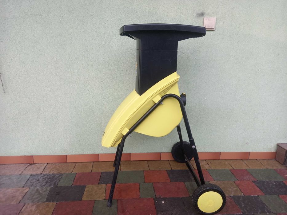 Подрібнювач гілок,дробилка,корморізка Top Craft