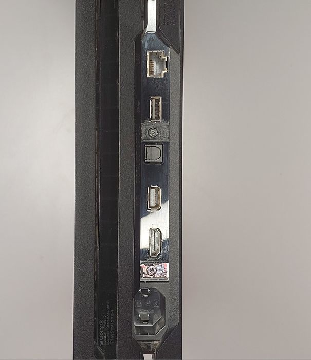 Ігрова консоль PlayStation 4 Pro 1TB + 2 геймпади + ігри