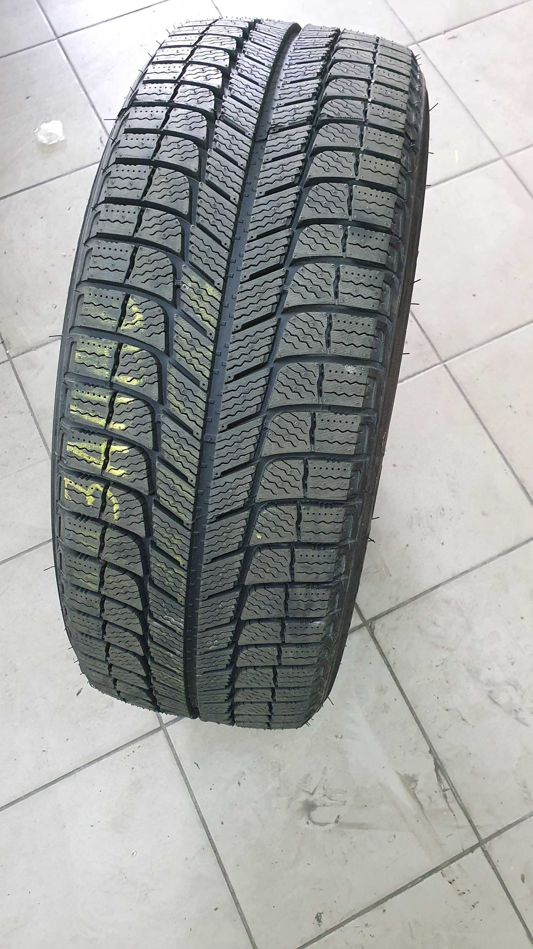 Michelin X-Ice Xi3 215/55 R17 XL 98H зима - одна шина нова