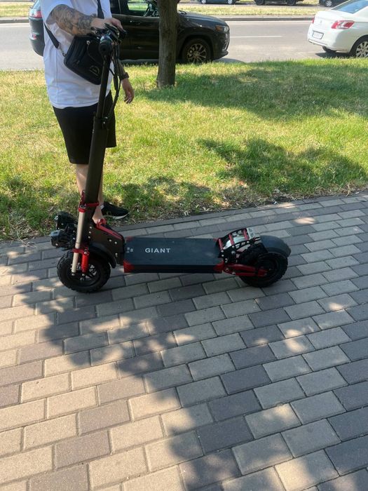 Електросамокат GIANT Outlander M1l без сидіння (52V 26Ah)