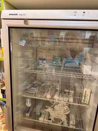 Холодильный шкаф-витрина Snaige