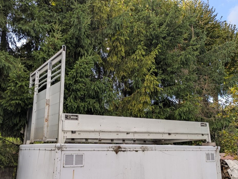 Skrzynia ładunkowa z Iveco