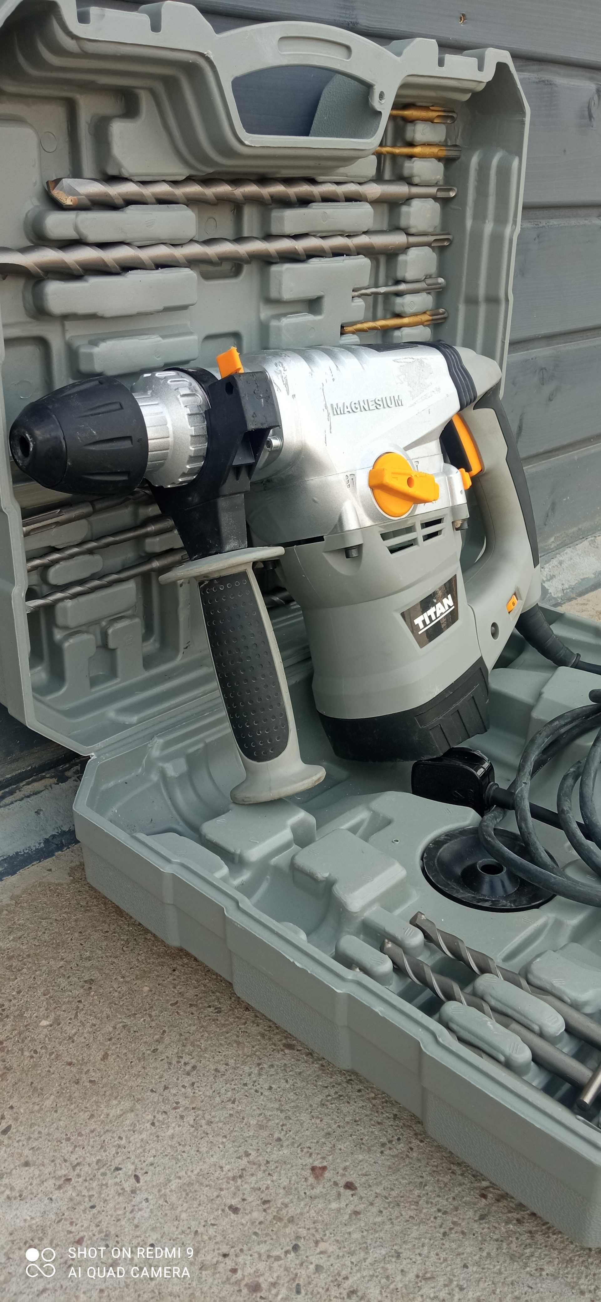 Młotowiertarka TITAN SDS Plus 1500w 8J Udaru + Wiertła