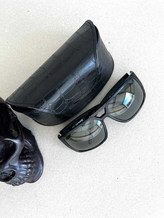 Óculos de sol Gianfranco Ferré.