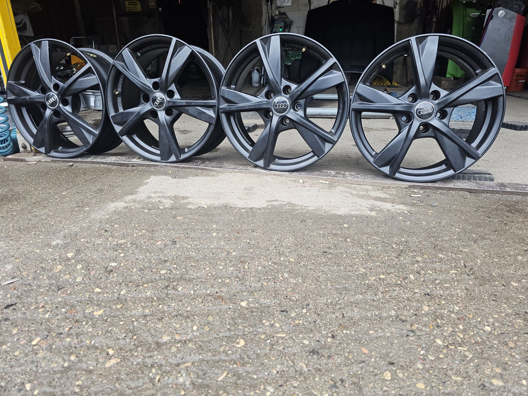 Felgi Aluminiowe Audi A4 B8-B9 R17 5x112 ET39-7J