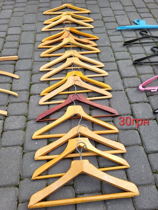 Вішаки дерев'яні