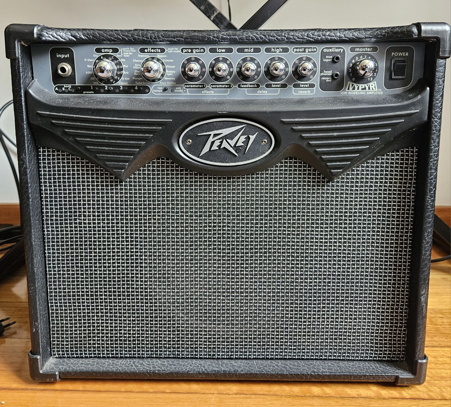 Amplificador Peavey Vypyr 15