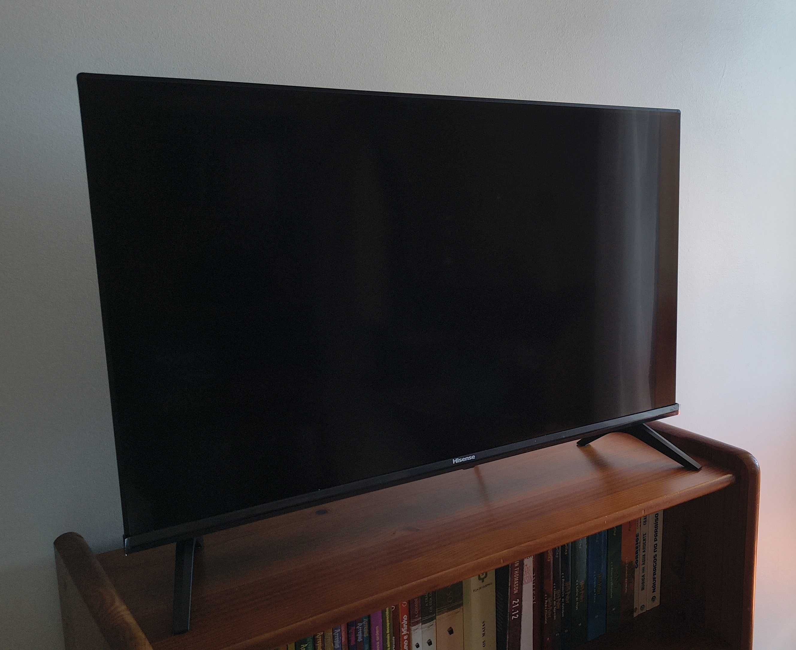 TV Hisense 32" 32A4KLED HD Smart TV como nova