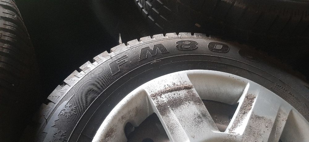 Kola z oponami zimowymi nissa qashqai 215 /65/16