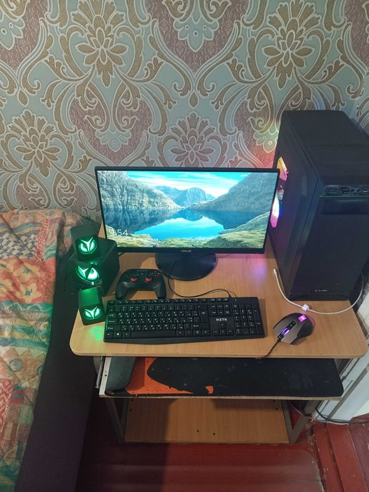 Продам пк у зборі з монітором і акаунт у танках