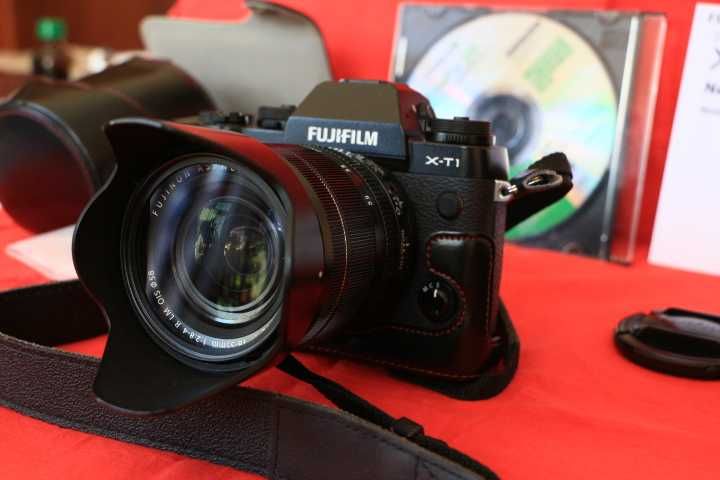 Беззеркалка-легенда Fujifilm XT-1 плюс Fujinon 18-55 2.8-4