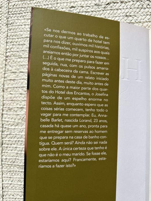 Livro “Hotelle - quarto 2”