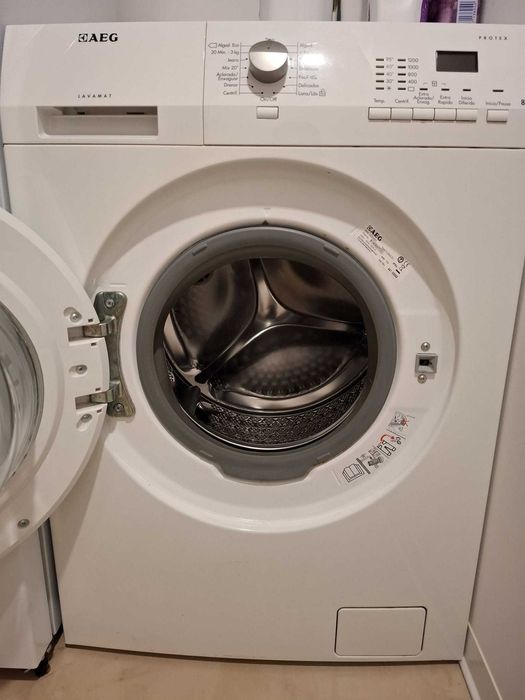 Maquina de lavar roupa AEG 8 kg