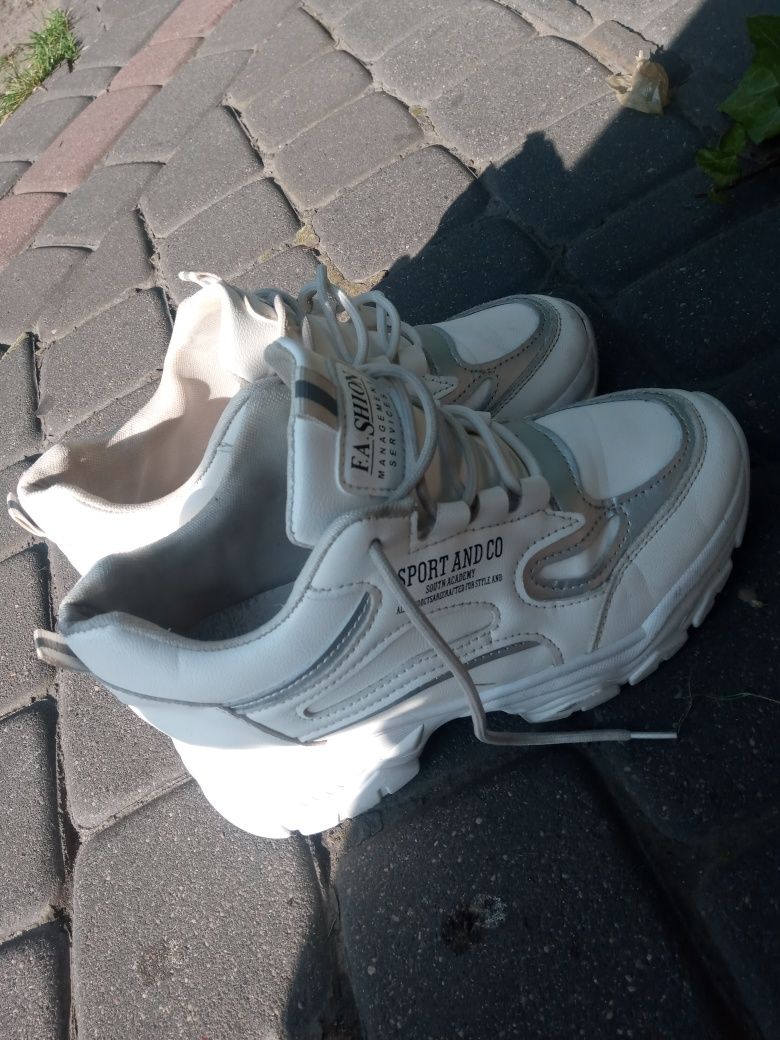 Buty damskie rozmiar 38 wkładka 24 cm