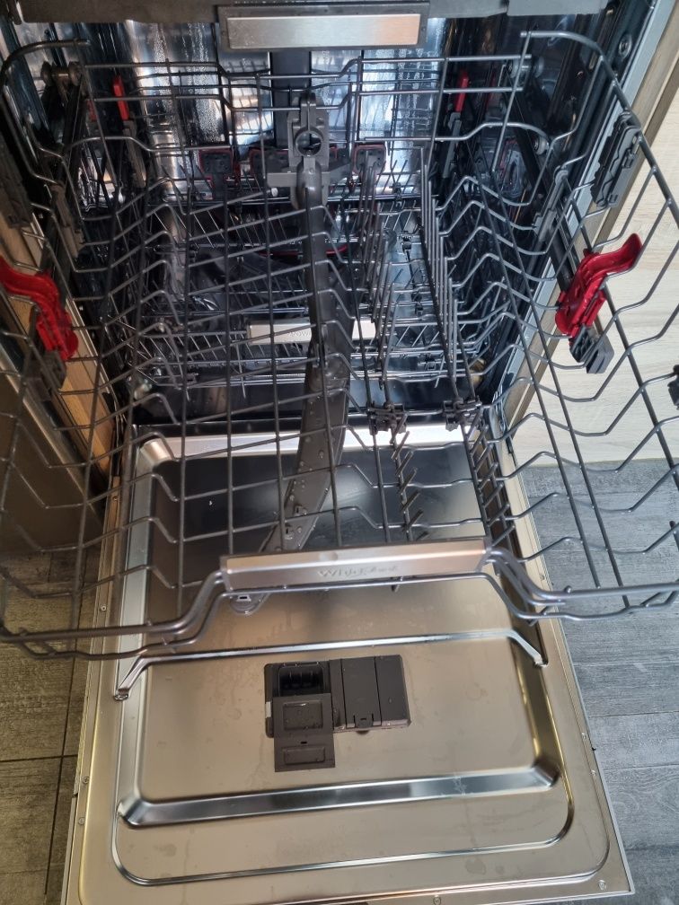 Zmywarka Whirlpool prawie nowa na gwarancji