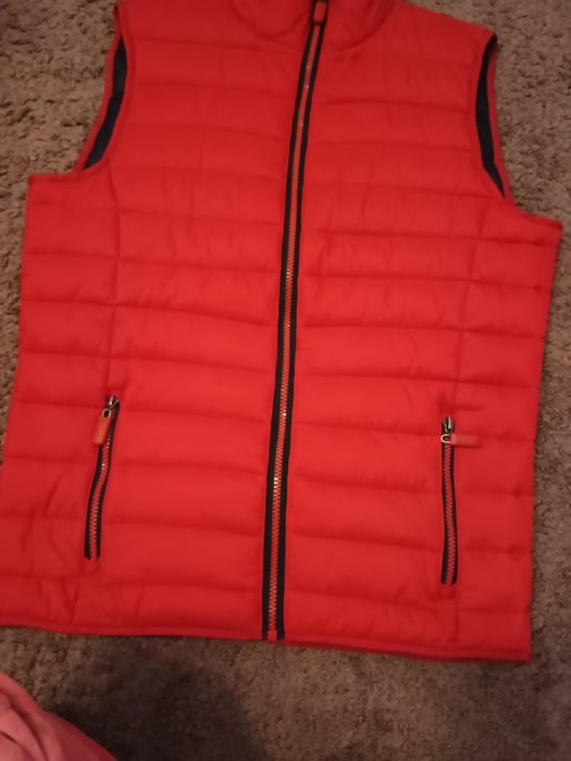 Жилетка красная новаг