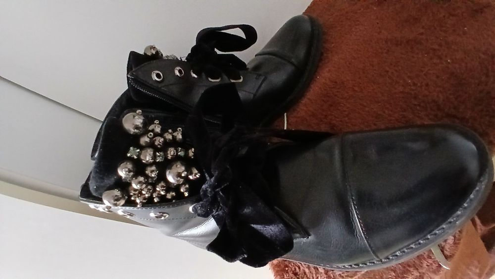 Botki wiązane i na zamek