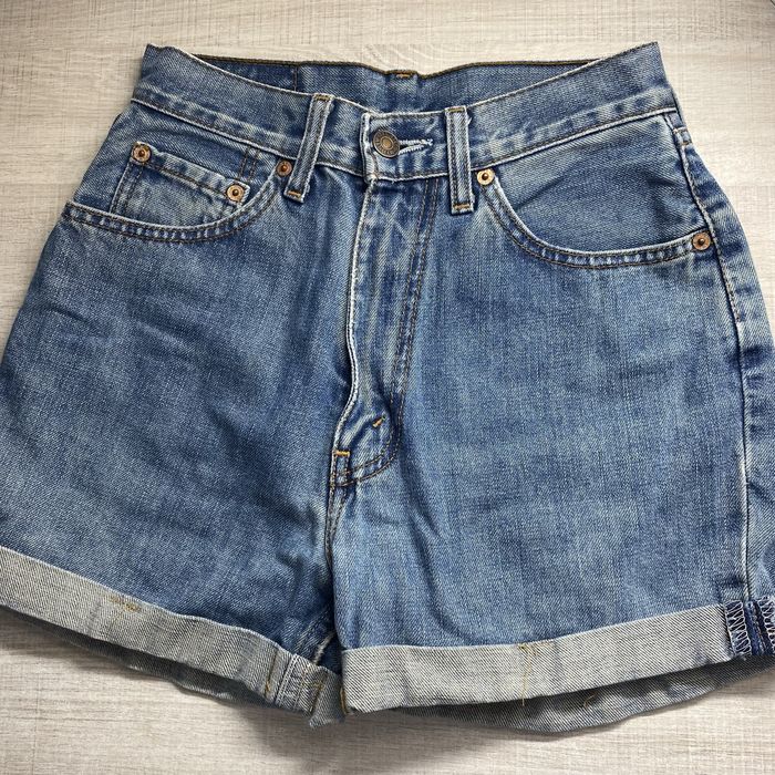 Krótkie spodenki szorty z wysokim stanem Levis