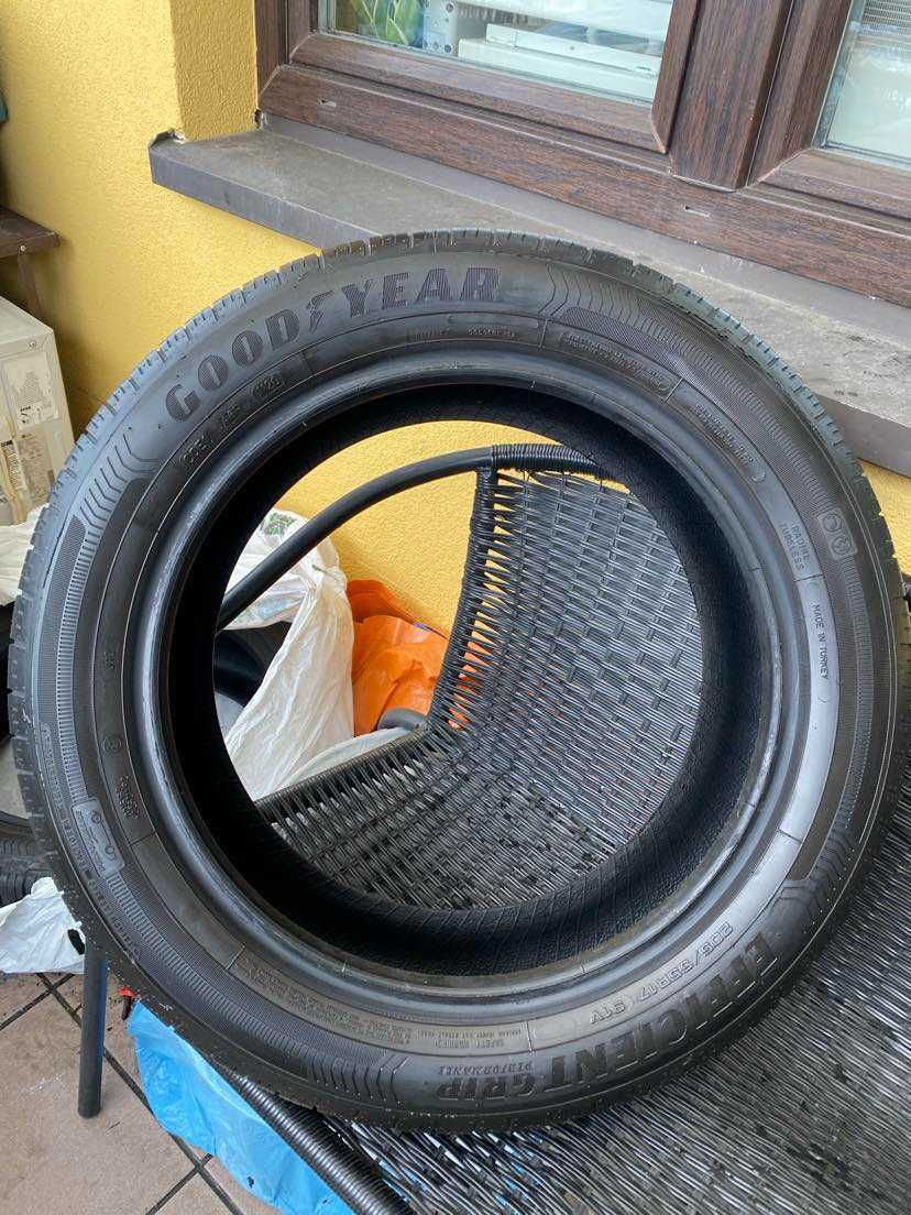 Dwie Letnie opony 205/55 R17 GoodYear.Premium klasy.Super stan.Dostawa