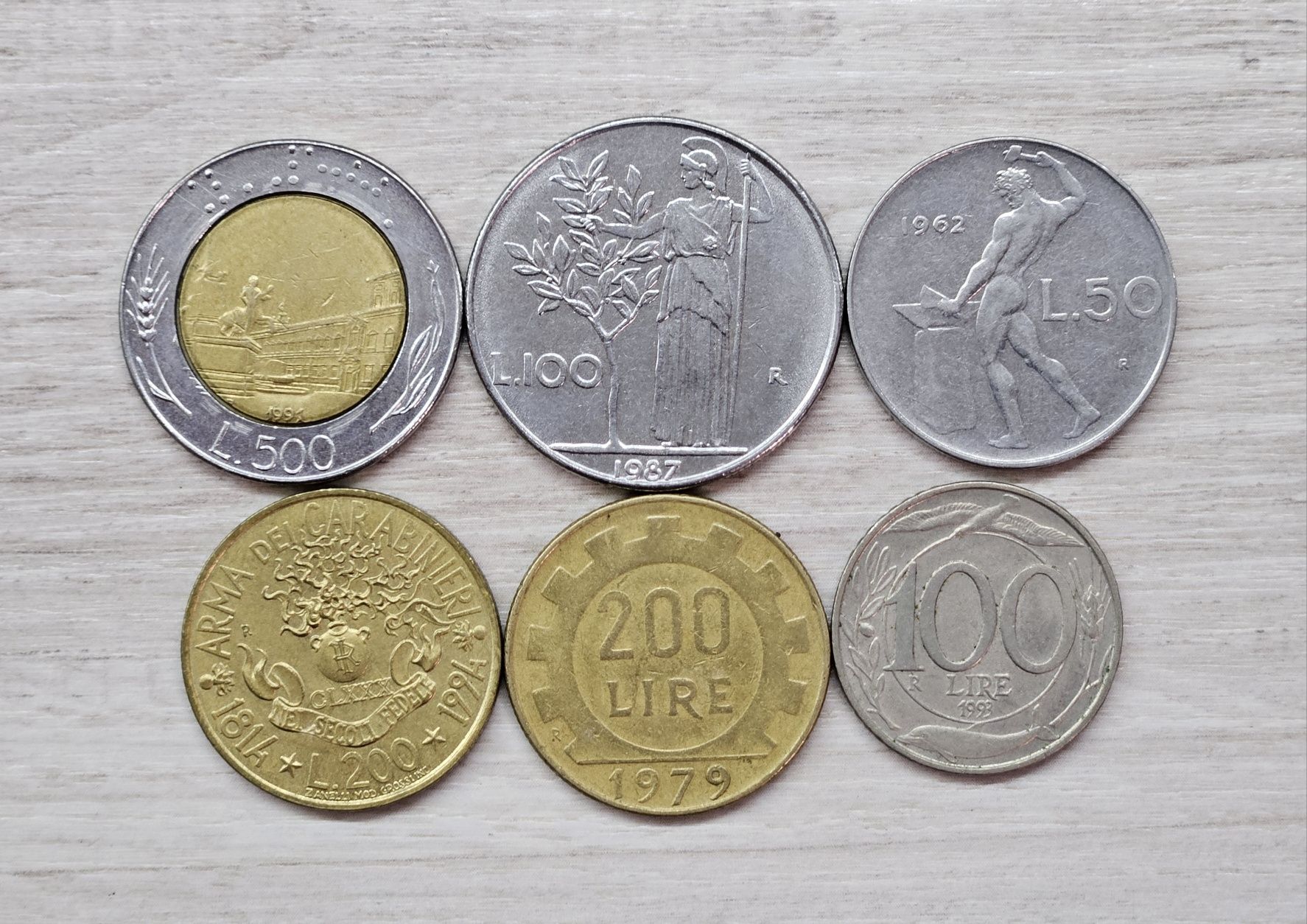 Набор монет Италия Лиры, Франция Франки, Испания Птасы, Бельгия Франки