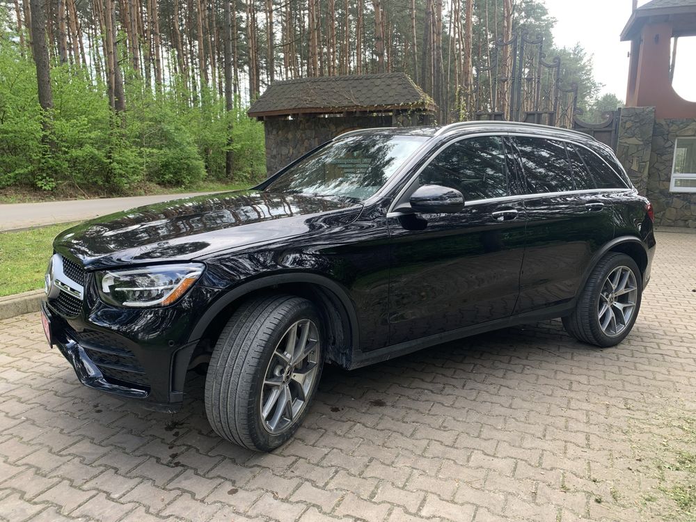 Mercedes Benz GLC300 AMG