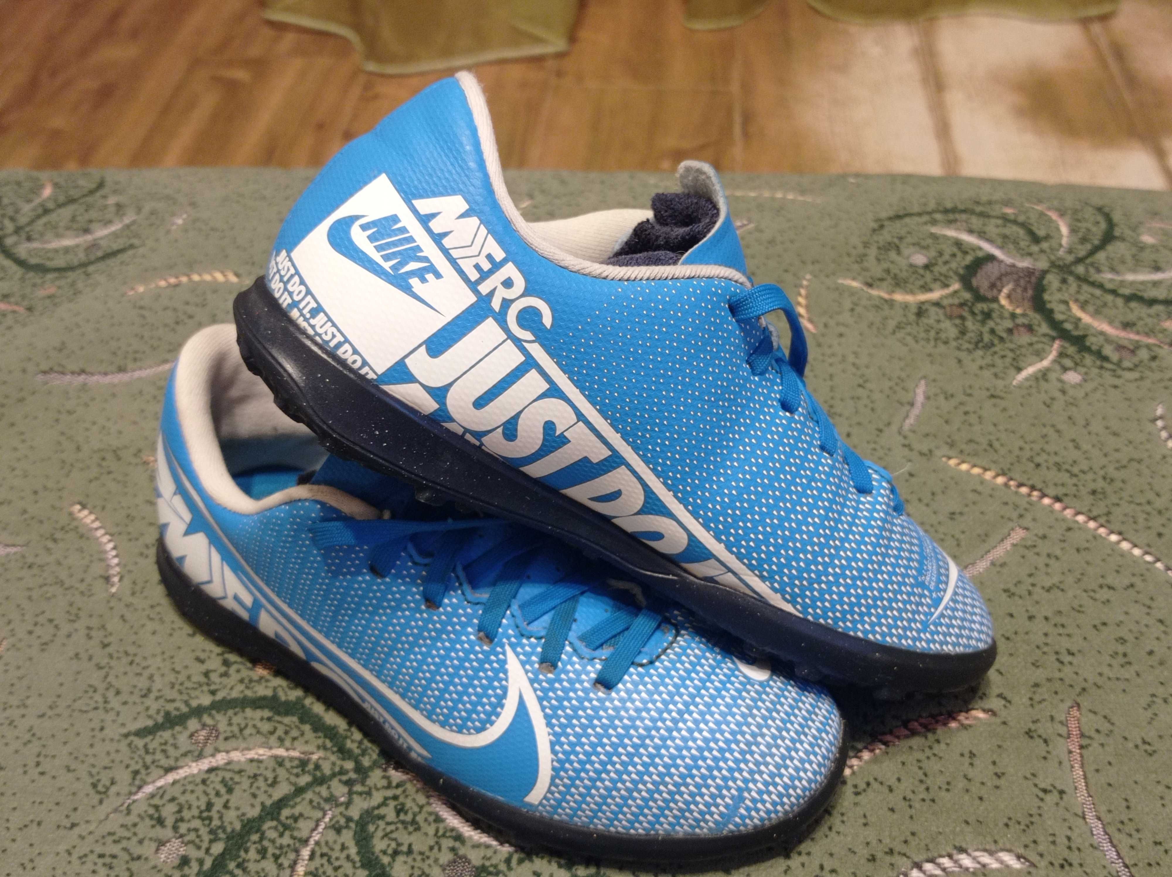 Футзалки,сороконожки Nike Mercurial оригинал размер- 33 стелька-20,5см