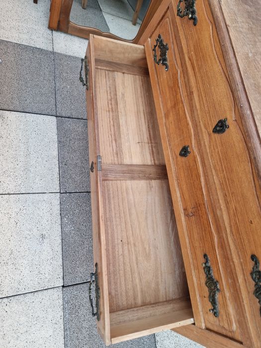 Conjunto 2 peças Roupeiro e Cómoda