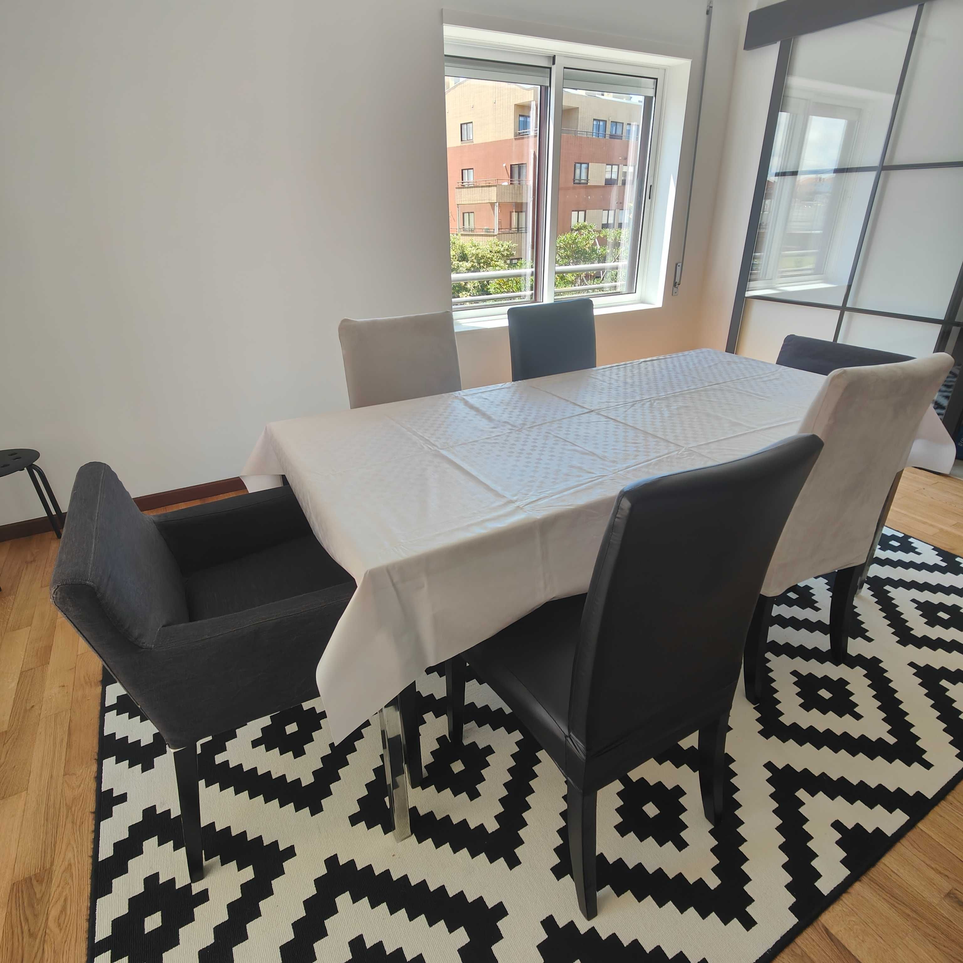 Conjunto 6 cadeiras: 4 Cadeiras e 2 cadeirões Ikea