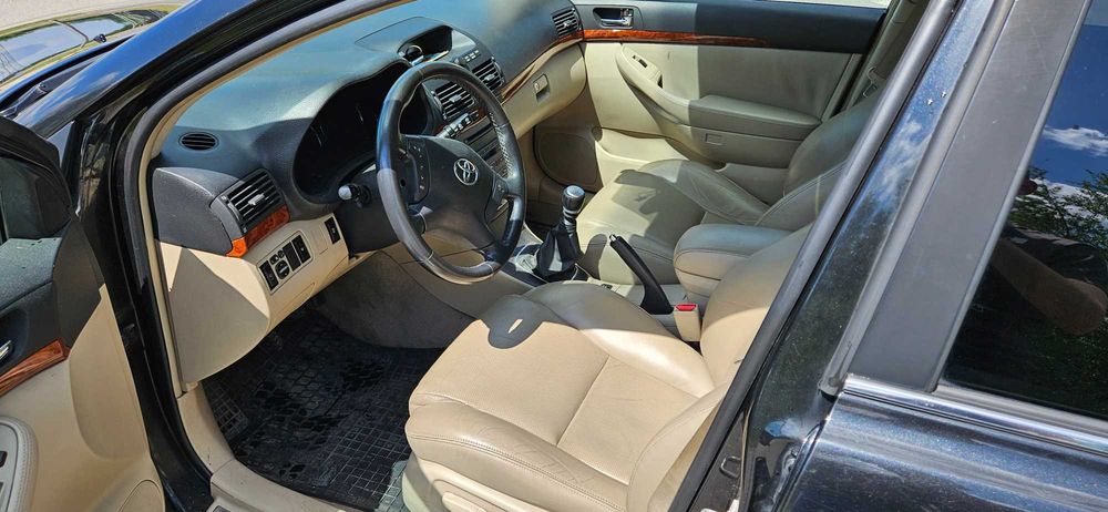 Toyota Avensis Combi 2,2 deisel 2006 rok