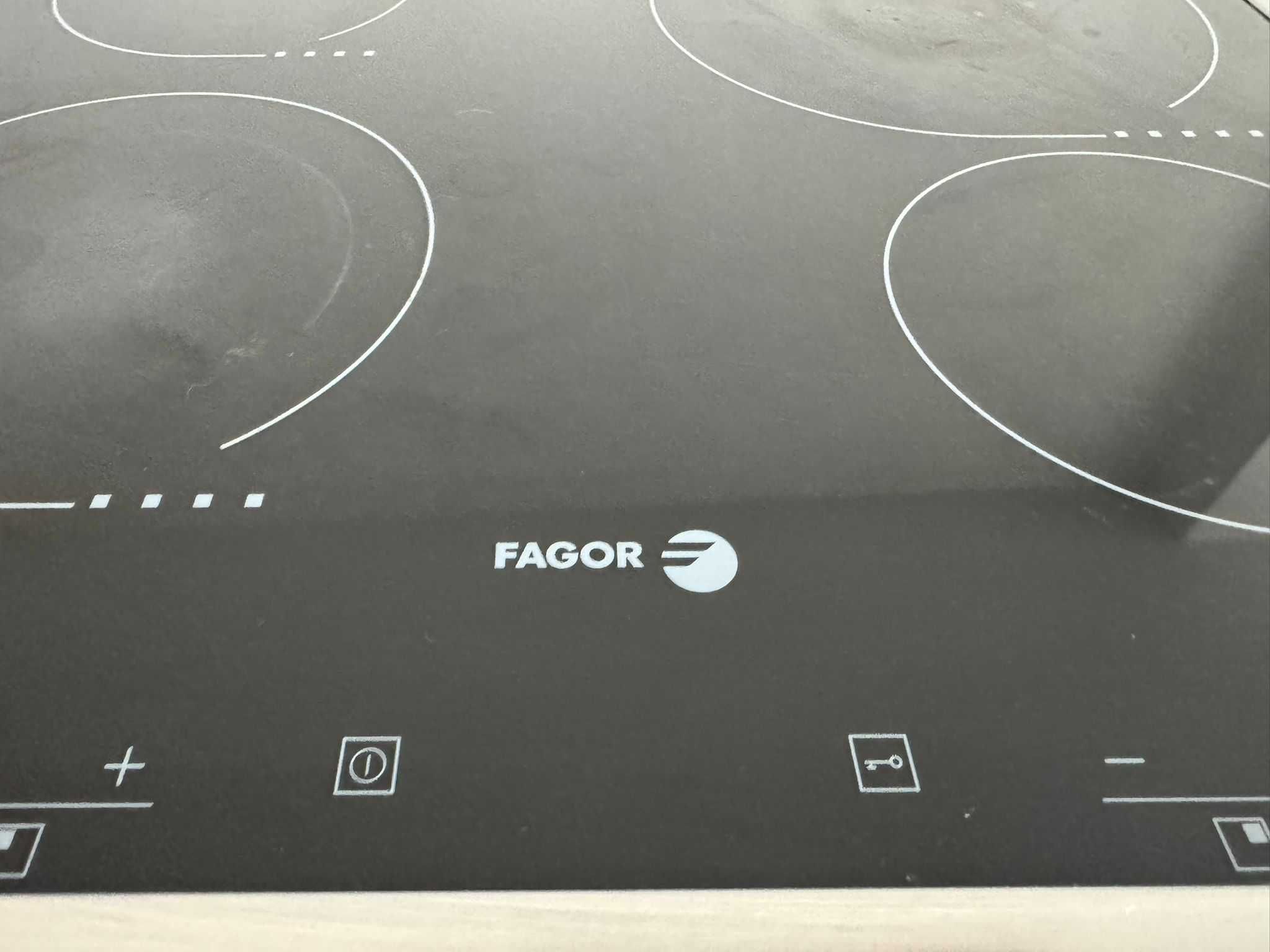 Placa Vitrocerâmica FAGOR – Bom Estado