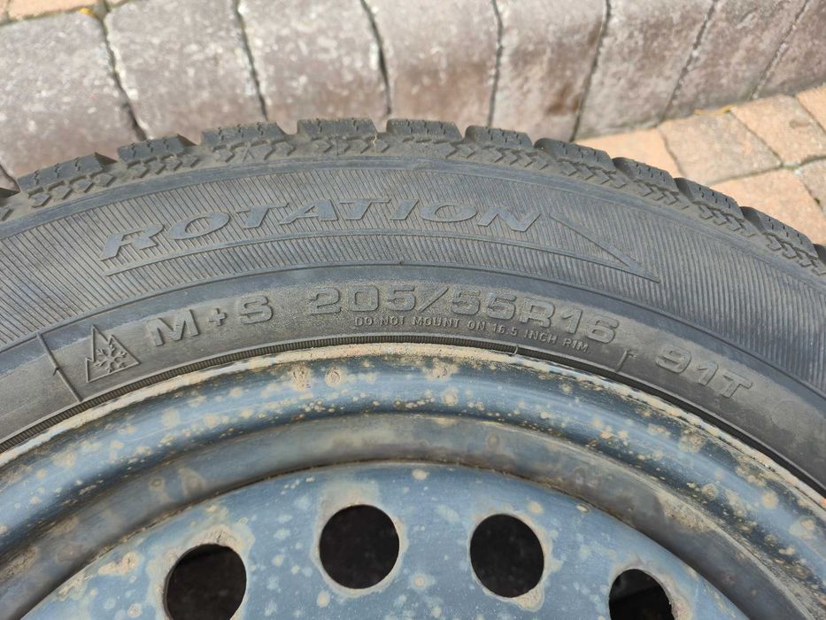 Opony zimowe Dębica Frigo 2 205/55R16 z felgami J16x6,5 Honda