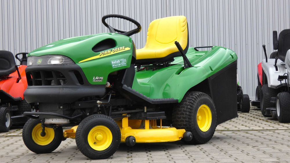 Traktorek kosiarka JOHN DEERE LR175 B&S Pompa oleju (160203) - Baras