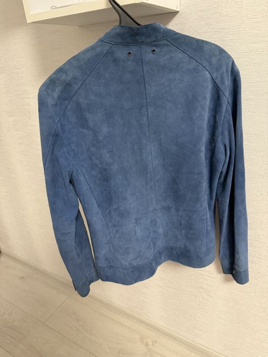 Продам натуральну чоловічу замшеву куртку Zara(шкіра виворотка)