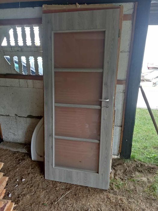 Drzwi pokojowe 80 lewe z ościeżnicą