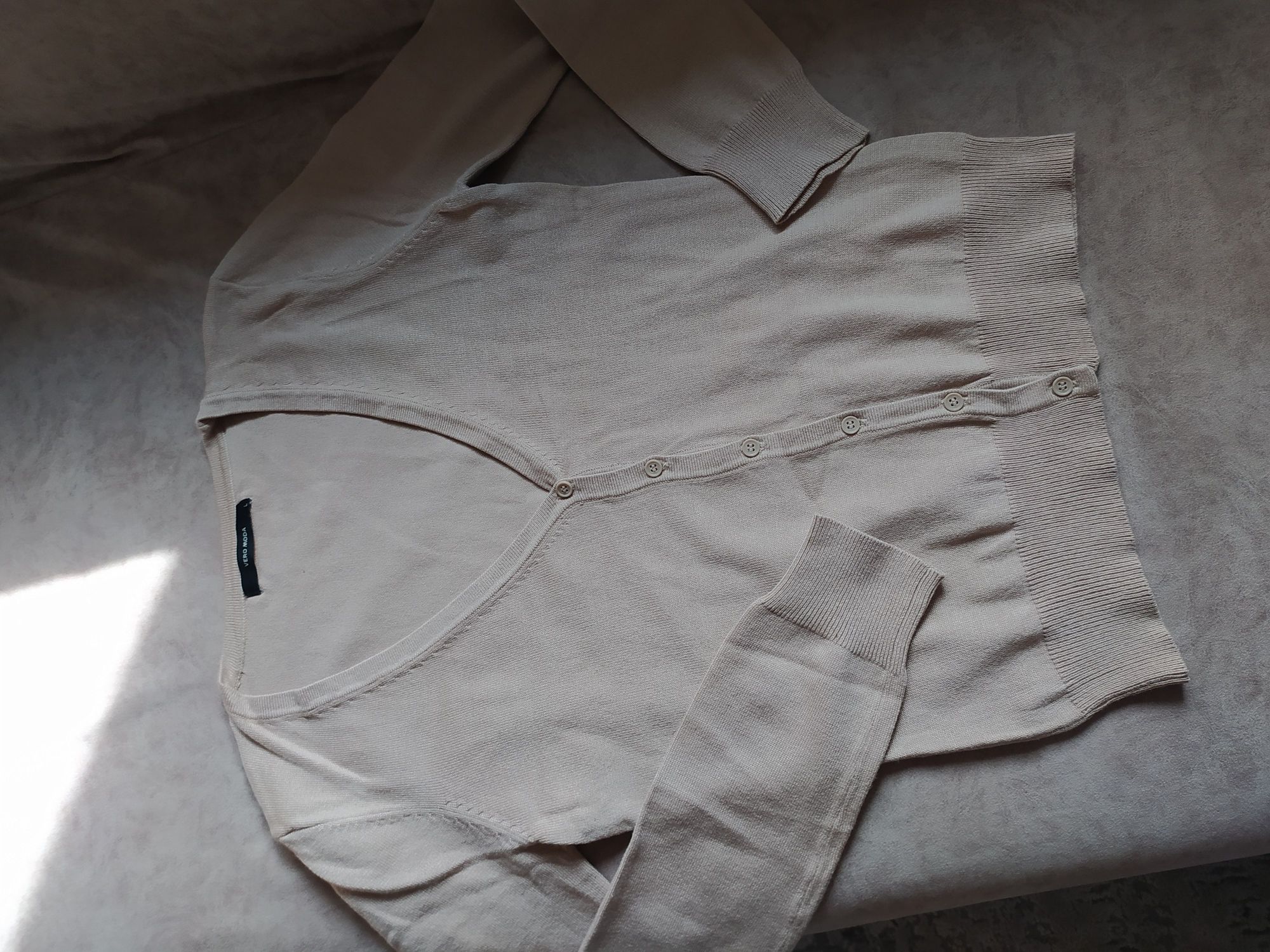 Kolorowe letnie sweterki w stylu Chanel.