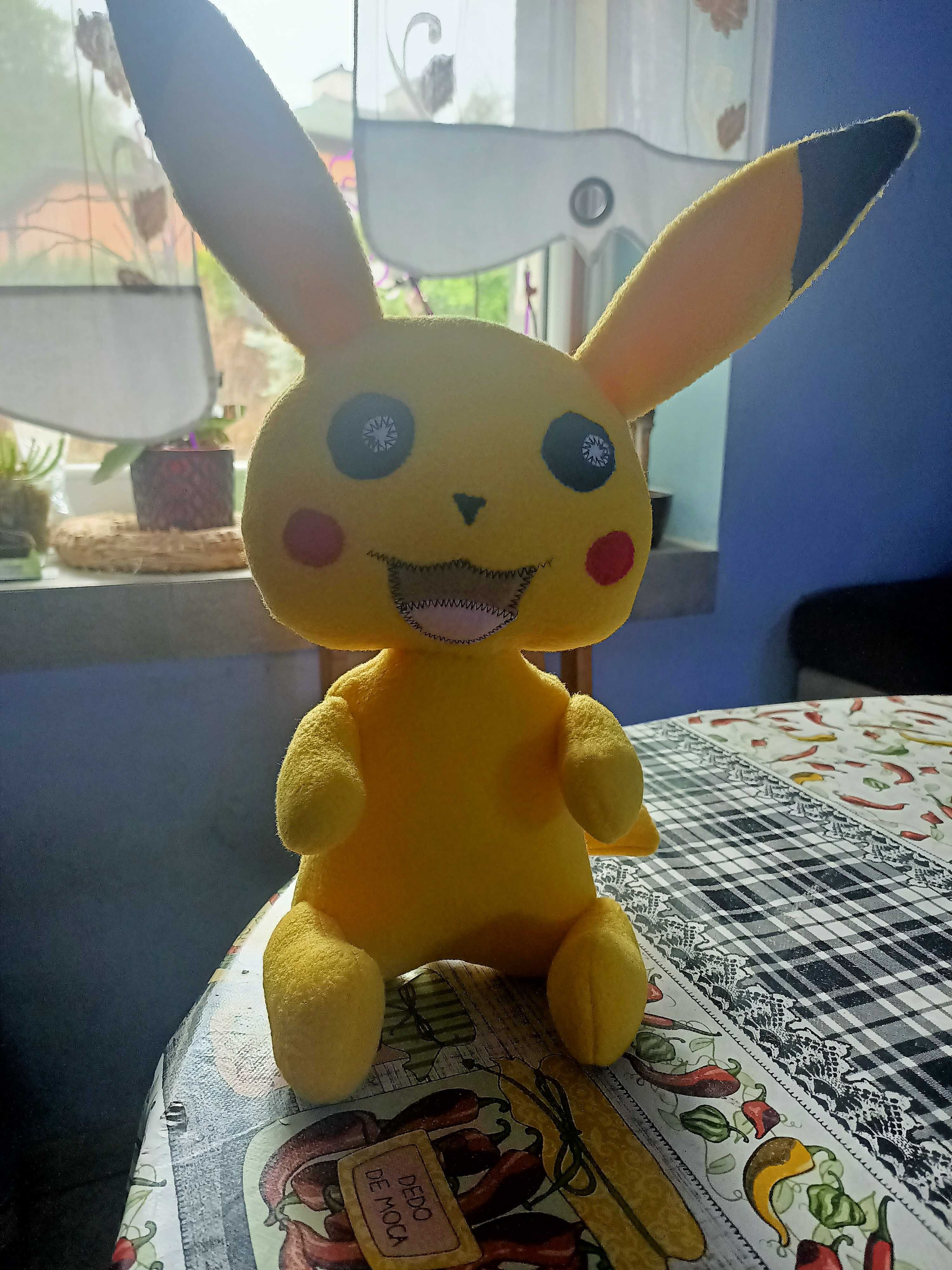 Pikachu pikaczu maskotka