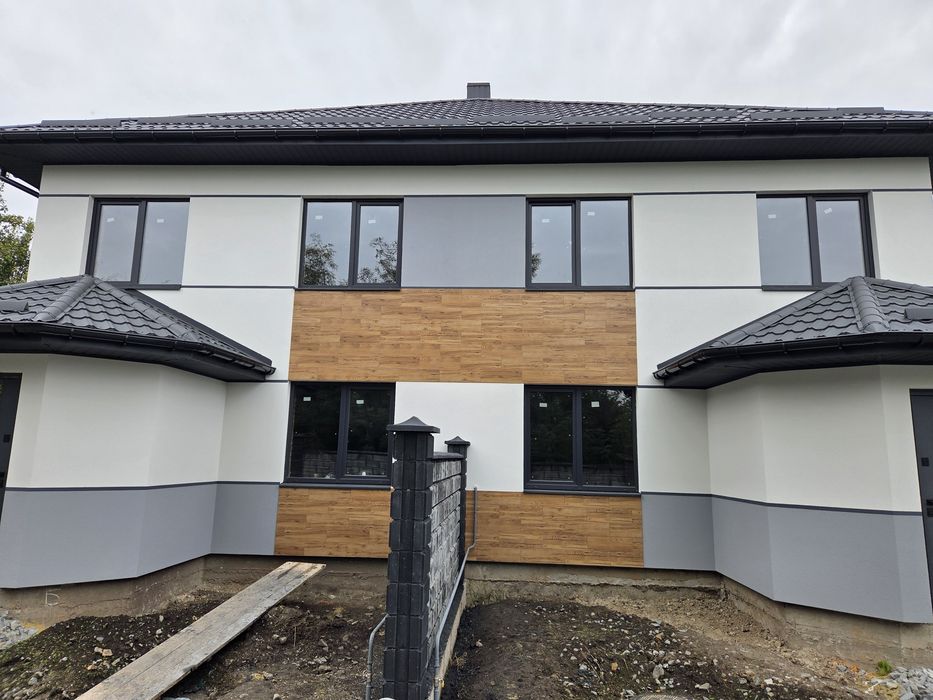 Власник. Продам котедж м.Рівне  вул.Залізнична 5/а Басівкут.