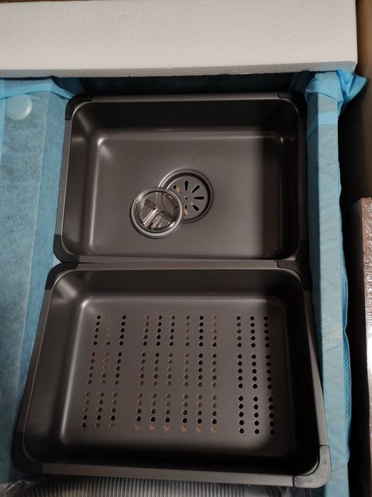 Nowy zlewozmywak jenokomorowy stalowy z ociekaczem