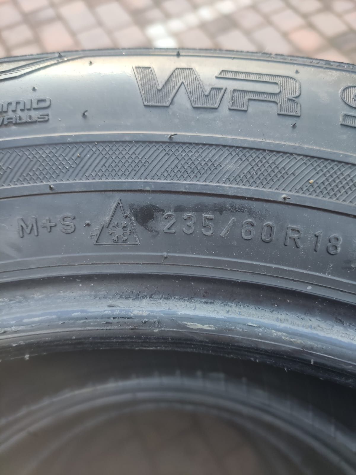 Opony Nokian 235/60 R18 zimowe 200zł komplet