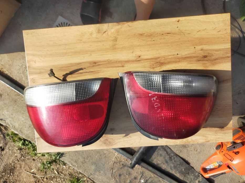 Lampa tylna lewa prawa Hyundai accent 94 rok cena za komplet dwóch