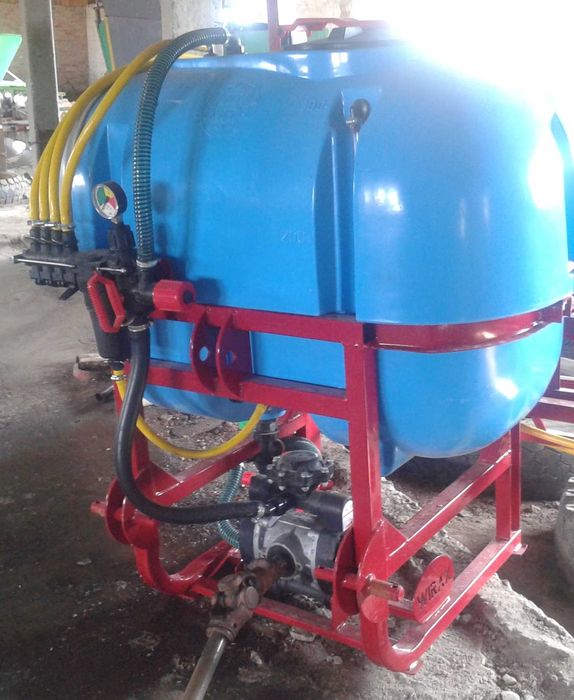 Обприскувач навісний 300 л, штанга 10 м Віракс Wirax для трактора