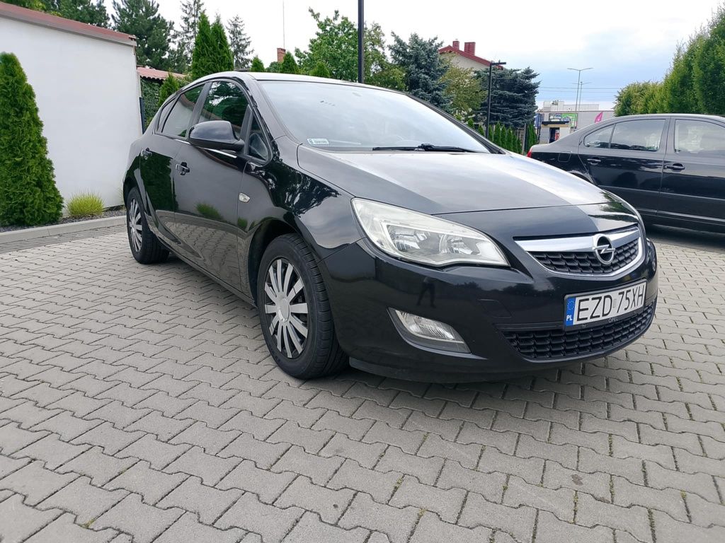 Opel Astra J 1.7 diesel 2010r 5-drzwiowa