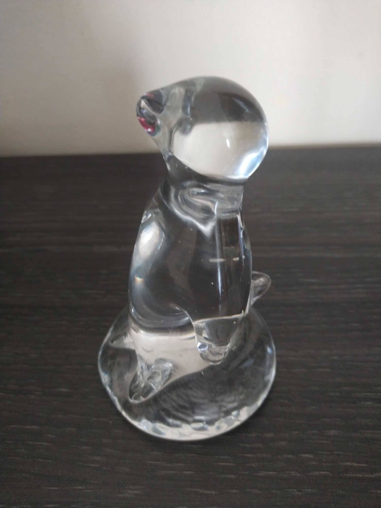 Szklaną figurka pingwina