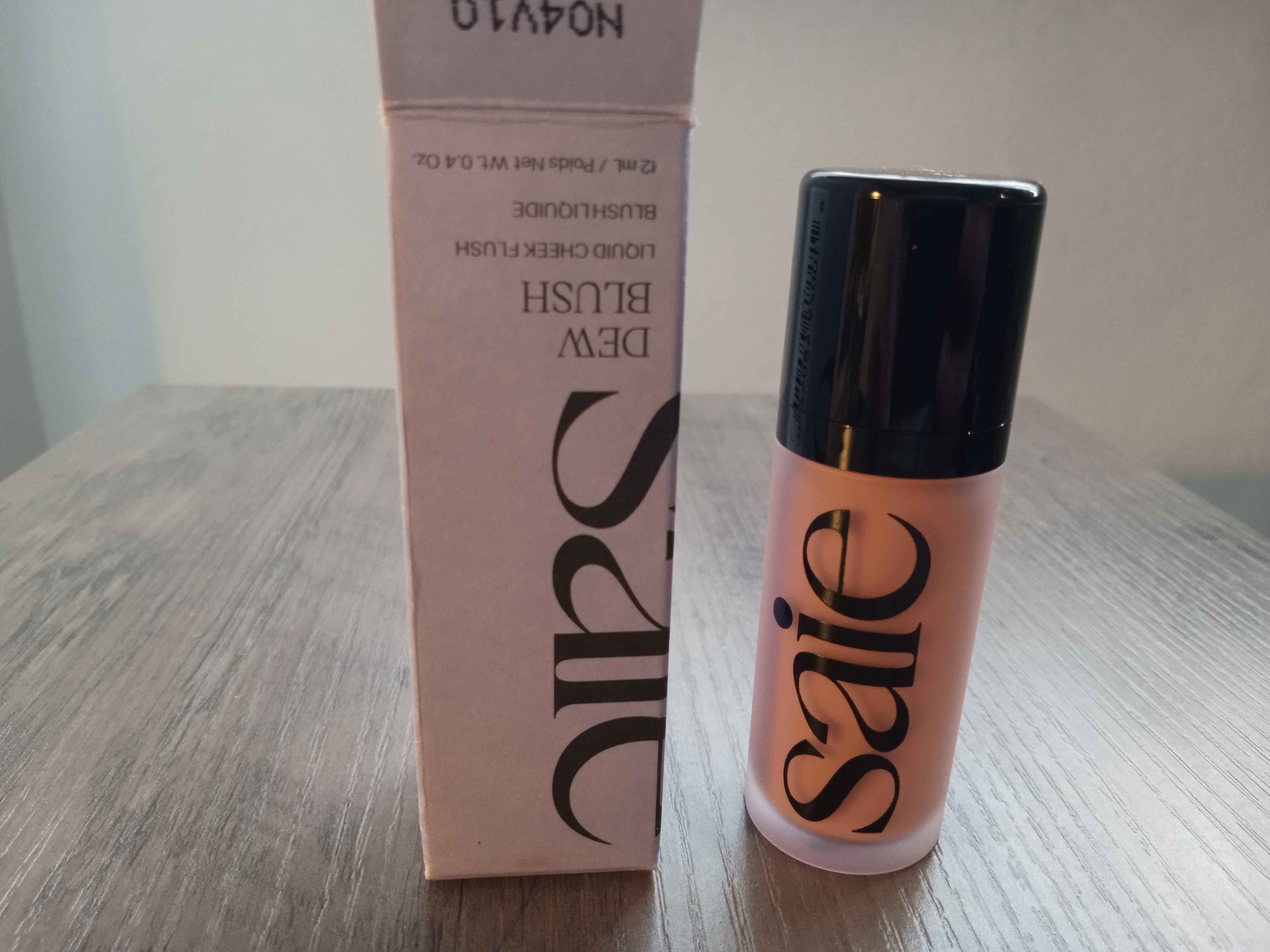 Glowish by Huda Beauty - Puder, Saie Dew Blush - róż w płynie
