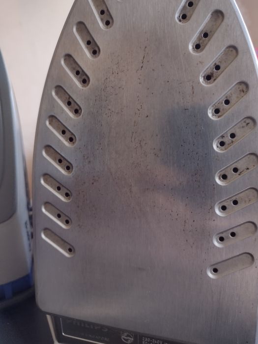 Żelazka firmy Philips i Beldray