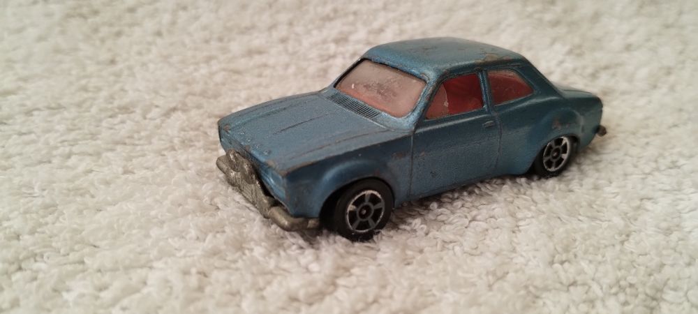 Corgi whizzwheels Ford Escort